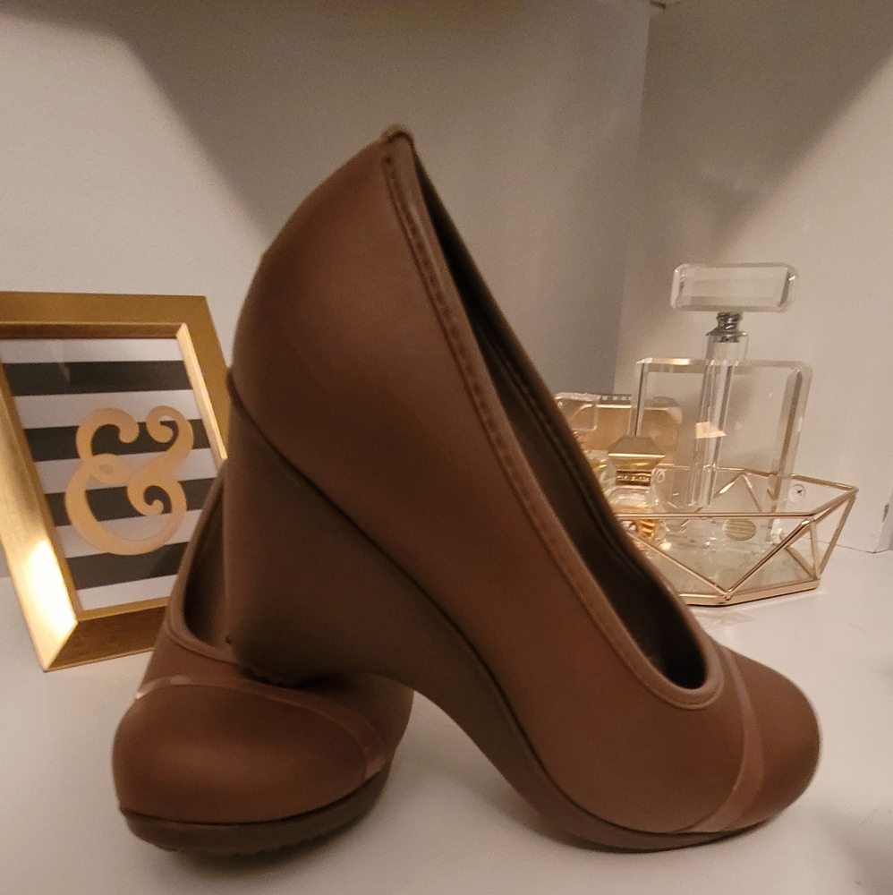 Brown wedge crocs